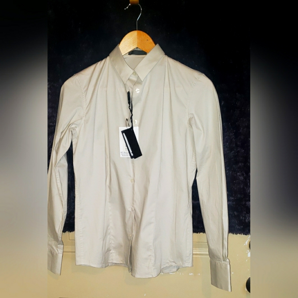 Calvin Klein sz. 4/40.  cream women button down blouse.